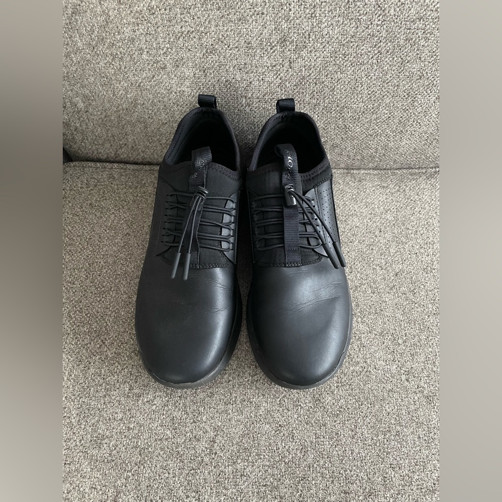 Clove healthcare tennis shoes!